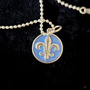 Lol 19mm Small Fleur Di Lis, with 20" chain
